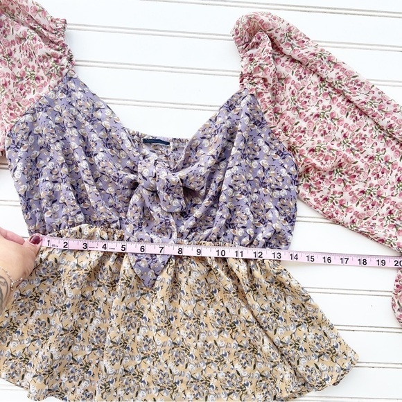 Buckle Floral Chiffon Keyhole Top Size Medium - Picture 7 of 13